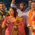 মহাষ্টমীর রাতে অভিনব উদ্যোগ অশোকনগর মণ্ডল ৩ বিজেপির, ১০০ মহিলাকে বরণ করে হাতে তুলে দেওয়া হল ত্রিশূল ও শৃঙ্গারের সামগ্রী