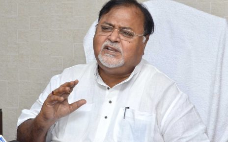 Education Minister Partha Chatterjee held a meeting with the vice-chancellors of the universities on Saturday. There, he said, the class will start following the safety rules. Campuses and hostels will also be sanitized. Now it's time for a lockdown. After that the reading and the rest of the exams will start.